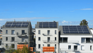 Le rapport Dena : l’essor de l’énergie renouvelable dans les bâtiments freiné malgré des records en énergie solaire