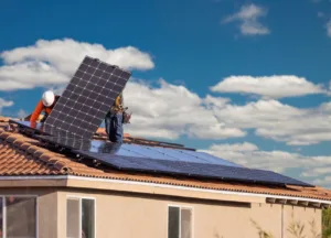 Vous avez déjà entendu parler de l'énergie solaire et de ses nombreux avantages pour l'environnement. Mais saviez-vous que vous pouvez également gagner de l'argent en vendant cette énergie à EDF, le leader français de l'électricité ? Pour approfondir nous allons […]