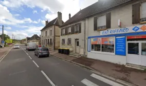 Ent . Riffard à Estissac
